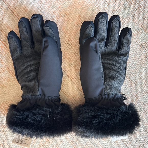 Colmar Women’s Ski Gloves. Black. - Picture 2 of 7